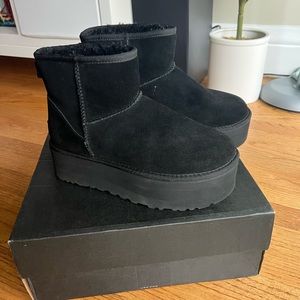 UGG Classic Mini Platform black